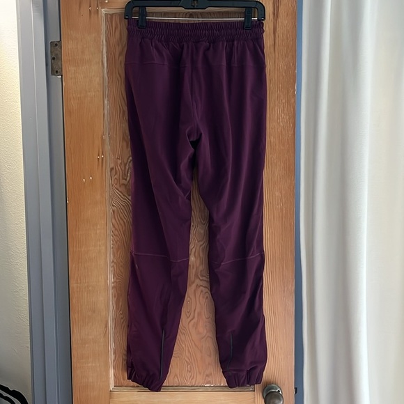 Lululemon Track To Reality Pant Plum / Pow Stripe Raspberry Glo Light - 4 - Picture 4 of 8